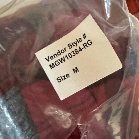 Alesbury Long Sleeves Button Up Shirt in Red Plaid NWT Size Medium - Picture 9 of 10